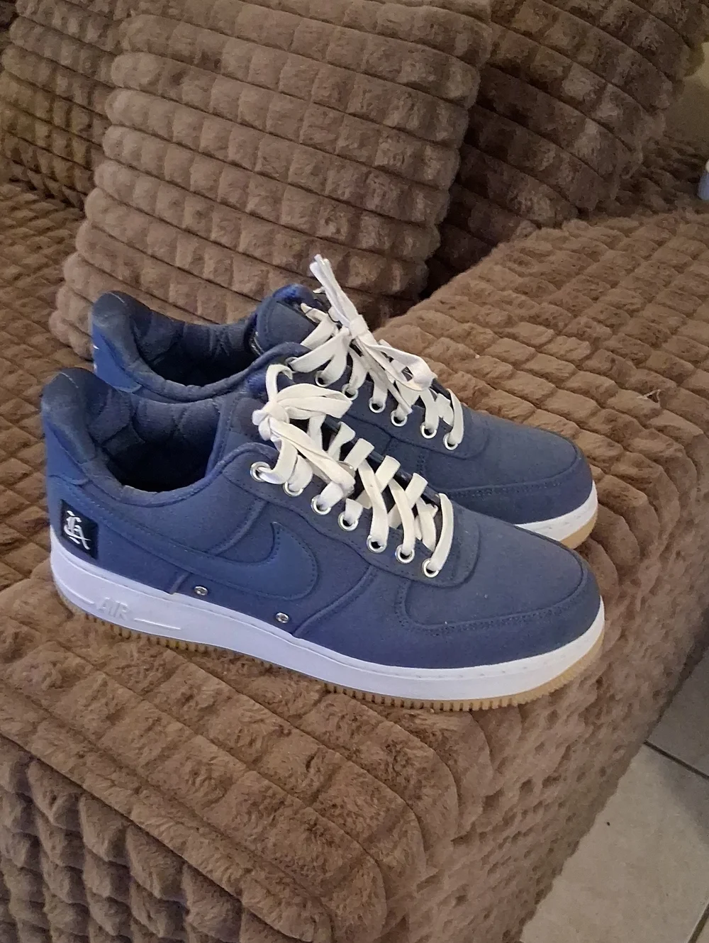 Nike Men's Navy Blue Low-Top Athletic Sneakers with White Laces